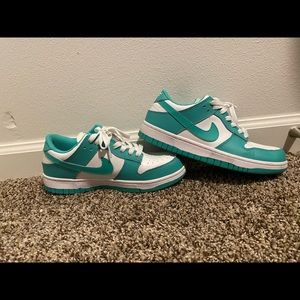 Nike low turquoise and white dunk
